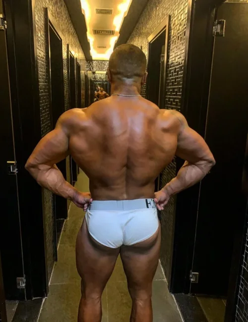 Charles photo 51, european, busty, brunette, 178 cm, 105 kg, Hong Kong