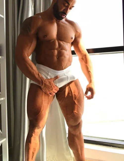 Charles photo 6, european, busty, brunette, 178 cm, 105 kg, Hong Kong