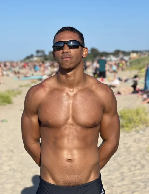 Sebastian photo 11, ebony, curvy, black hair, 183 cm, 90 kg, Hong Kong