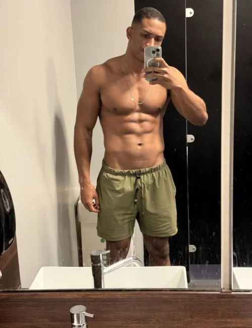Sebastian photo 8, ebony, curvy, black hair, 183 cm, 90 kg, Hong Kong