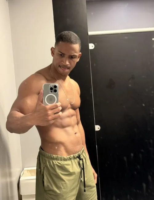 Sebastian photo 9, ebony, curvy, black hair, 183 cm, 90 kg, Hong Kong