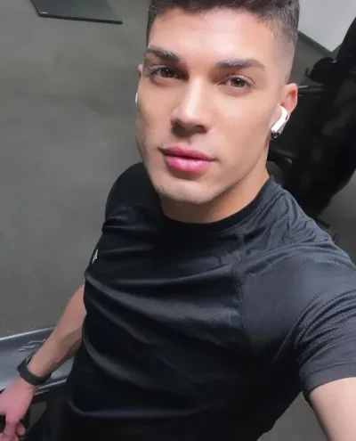 Kauan photo 1, asian, athletic, blonde hair, 183 cm, 63 kg, Hong Kong