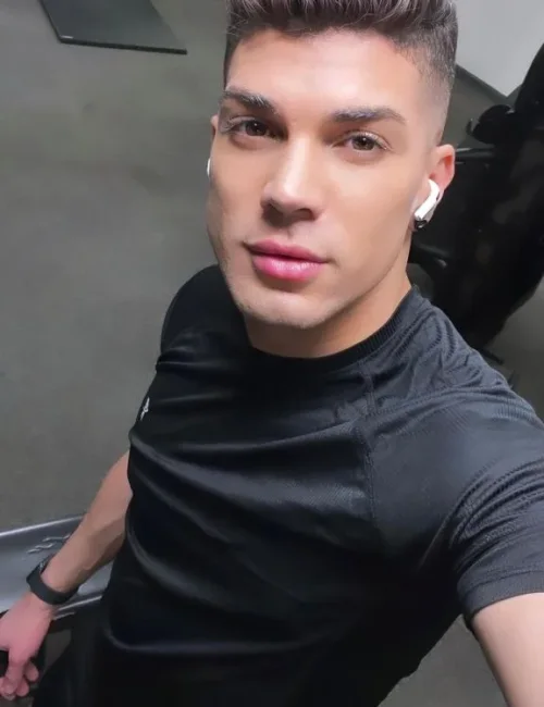Kauan photo 1, asian, athletic, blonde hair, 183 cm, 63 kg, Hong Kong