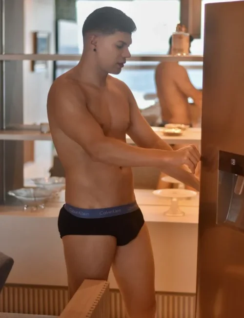 Kauan photo 3, asian, athletic, blonde hair, 183 cm, 63 kg, Hong Kong