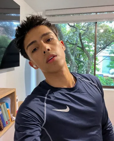 Lorenz photo 1, asian, athletic, black hair, 173 cm, 56 kg, Hong Kong