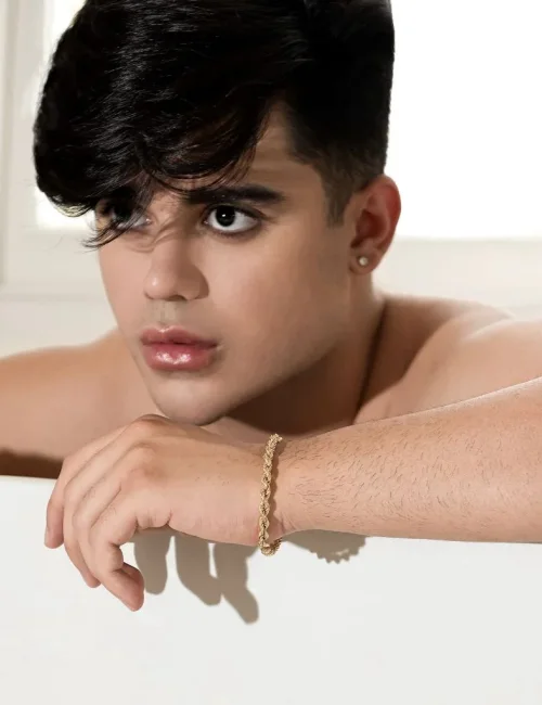 Valentin photo 3, asian, average, black hair, 175 cm, 72 kg, Hong Kong
