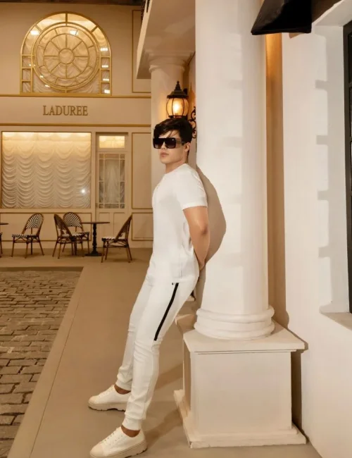 Valentin photo 4, asian, average, black hair, 175 cm, 72 kg, Hong Kong
