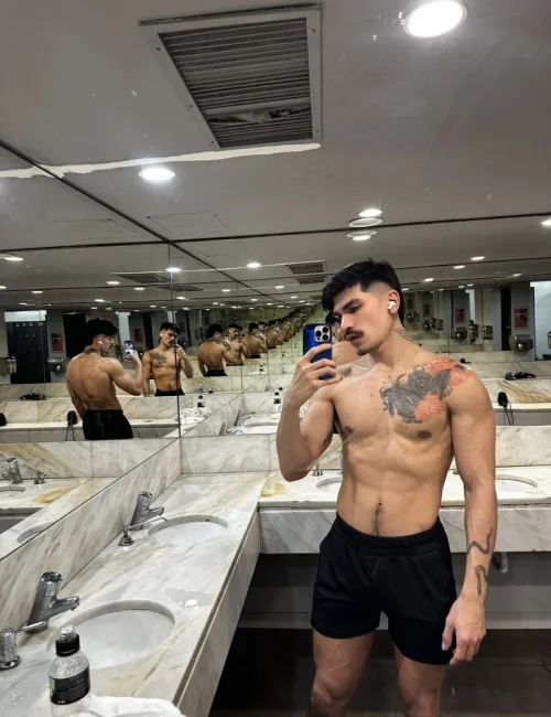 Donato photo 2, european, average, black hair, 183 cm, 79 kg, Hong Kong