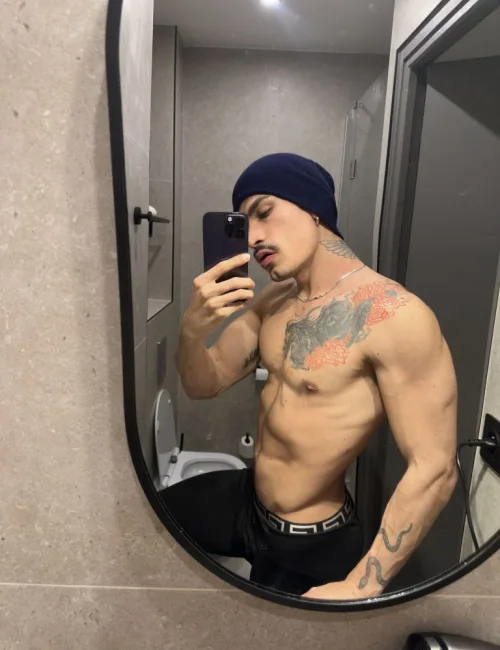 Donato photo 20, european, average, black hair, 183 cm, 79 kg, Hong Kong