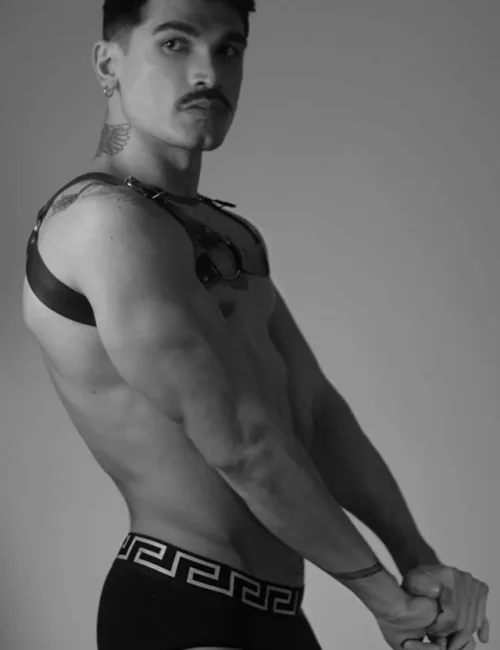 Donato photo 21, european, average, black hair, 183 cm, 79 kg, Hong Kong