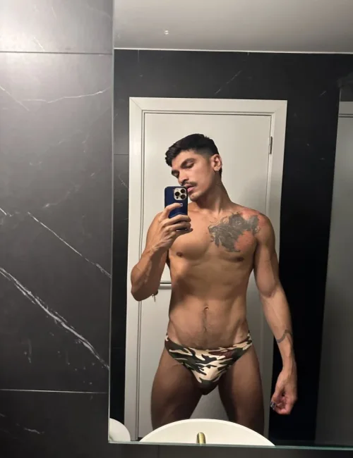 Donato photo 3, european, average, black hair, 183 cm, 79 kg, Hong Kong