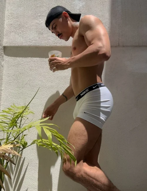 Donato photo 43, european, average, black hair, 183 cm, 79 kg, Hong Kong