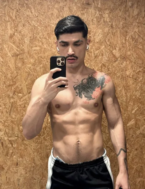 Donato photo 44, european, average, black hair, 183 cm, 79 kg, Hong Kong