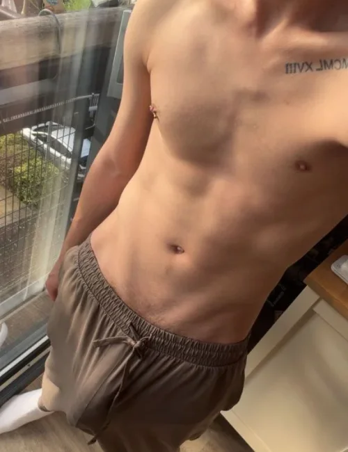 Mason photo 3, european, slim, brunette, 185 cm, 56 kg, Hong Kong