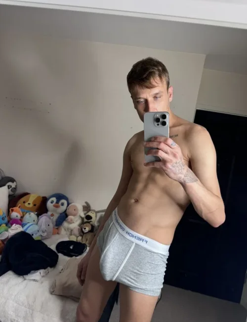 Mason photo 7, european, slim, brunette, 185 cm, 56 kg, Hong Kong