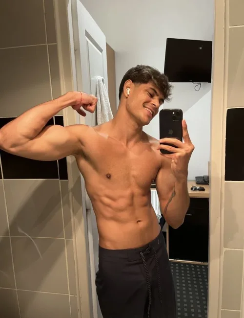 Patrick photo 8, asian, athletic, brunette, 175 cm, 65 kg, Hong Kong