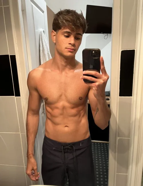 Patrick photo 9, asian, athletic, brunette, 175 cm, 65 kg, Hong Kong