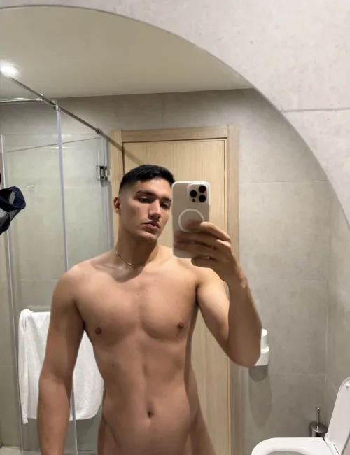 Vicente photo 2, ebony, average, black hair, 185 cm, 77 kg, Hong Kong