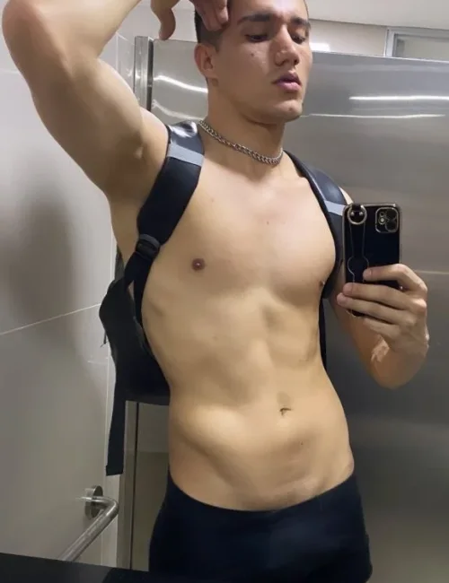 Vicente photo 4, ebony, average, black hair, 185 cm, 77 kg, Hong Kong