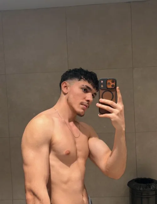 Xander photo 5, european, average, black hair, 180 cm, 77 kg, Hong Kong