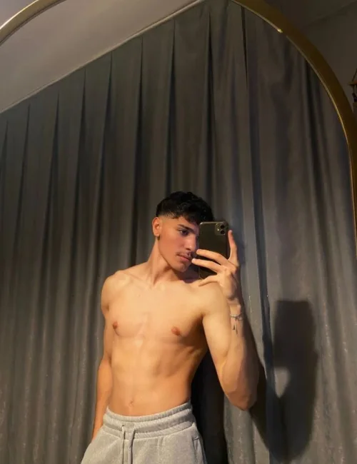 Xander photo 6, european, average, black hair, 180 cm, 77 kg, Hong Kong