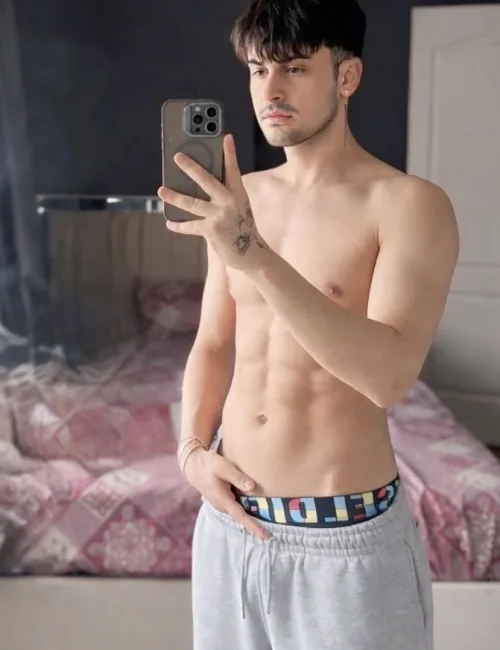 Callum photo 1, asian, athletic, black hair, 175 cm, 65 kg, Hong Kong