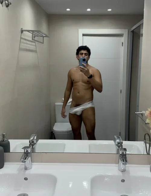 Vergon photo 5, asian, average, black hair, 183 cm, 83 kg, Hong Kong