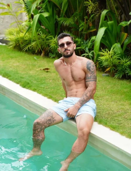 Bayram photo 12, asian, average, black hair, 178 cm, 72 kg, Hong Kong