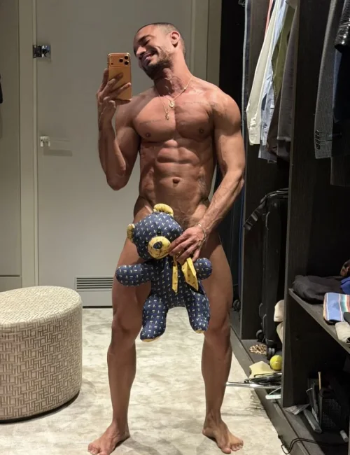Vidal photo 10, european, average, black hair, 175 cm, 74 kg, Hong Kong