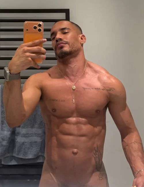 Vidal photo 13, european, average, black hair, 175 cm, 74 kg, Hong Kong