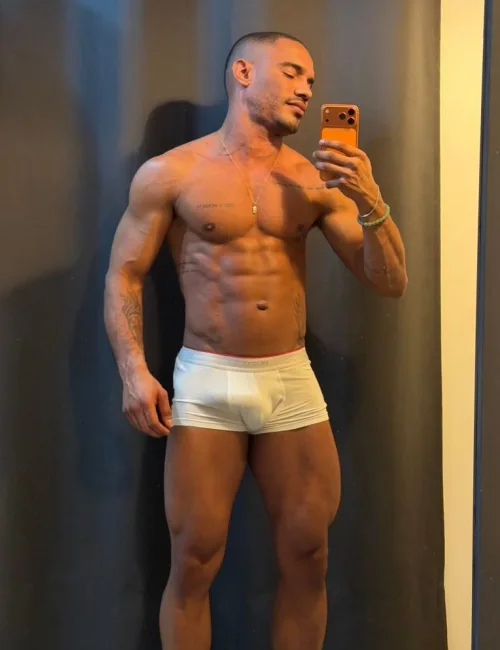 Vidal photo 15, european, average, black hair, 175 cm, 74 kg, Hong Kong