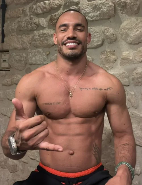 Vidal photo 18, european, average, black hair, 175 cm, 74 kg, Hong Kong