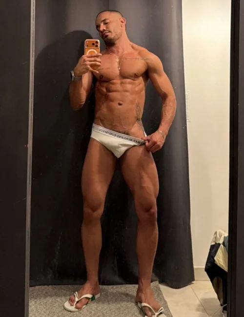 Vidal photo 33, european, average, black hair, 175 cm, 74 kg, Hong Kong
