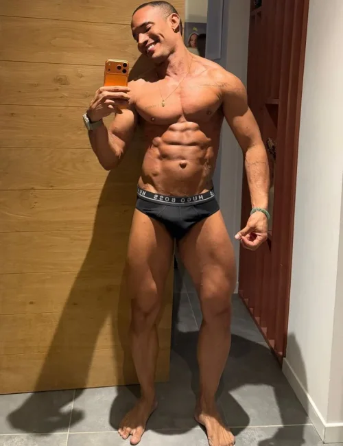 Vidal photo 34, european, average, black hair, 175 cm, 74 kg, Hong Kong