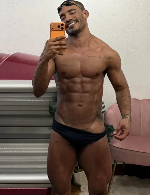Vidal photo 38, european, average, black hair, 175 cm, 74 kg, Hong Kong