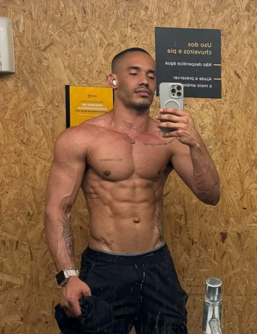 Vidal photo 50, european, average, black hair, 175 cm, 74 kg, Hong Kong