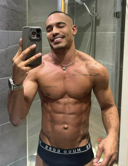 Vidal photo 51, european, average, black hair, 175 cm, 74 kg, Hong Kong