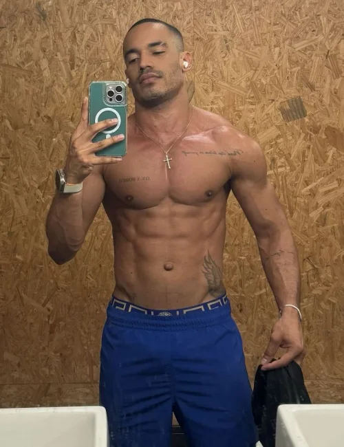 Vidal photo 58, european, average, black hair, 175 cm, 74 kg, Hong Kong