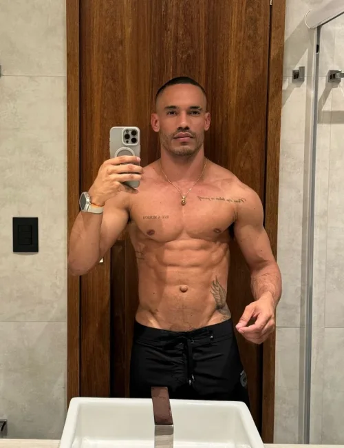 Vidal photo 68, european, average, black hair, 175 cm, 74 kg, Hong Kong