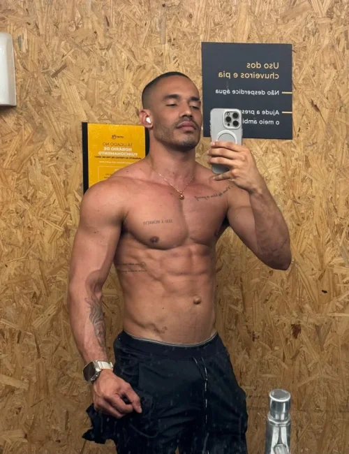 Vidal photo 69, european, average, black hair, 175 cm, 74 kg, Hong Kong