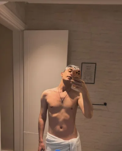 Zarussi photo 1, european, athletic, blonde hair, 180 cm, 65 kg, Hong Kong