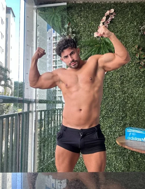 Valls photo 12, ebony, curvy, black hair, 178 cm, 83 kg, Hong Kong