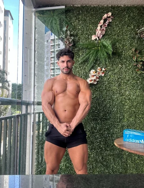 Valls photo 13, ebony, curvy, black hair, 178 cm, 83 kg, Hong Kong