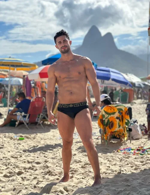 Valls photo 4, ebony, curvy, black hair, 178 cm, 83 kg, Hong Kong