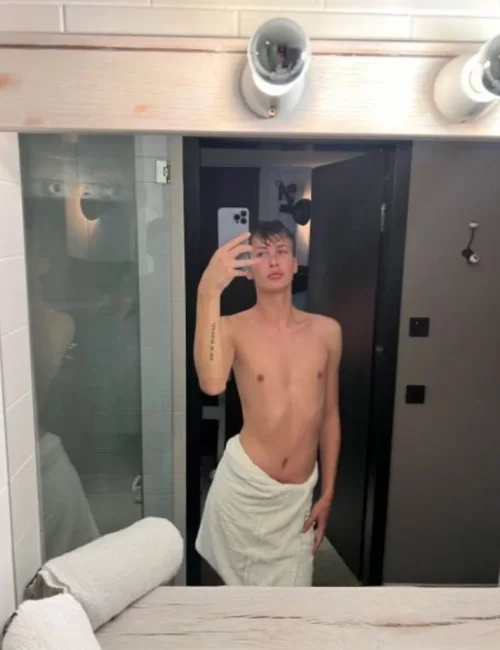 Paul photo 7, european, slim, blonde hair, 188 cm, 58 kg, Hong Kong