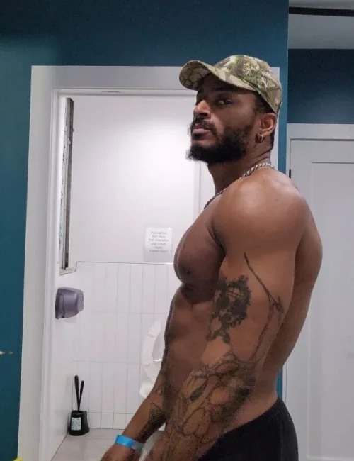 Vance photo 1, european, curvy, black hair, 188 cm, 100 kg, Hong Kong