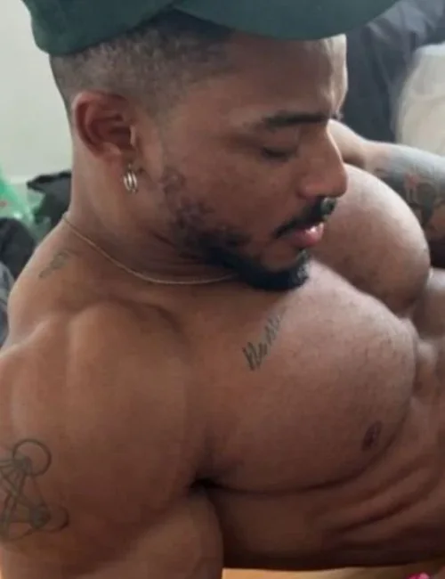 Vance photo 9, european, curvy, black hair, 188 cm, 100 kg, Hong Kong