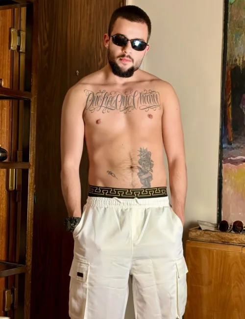 Travis photo 19, european, athletic, black hair, 168 cm, 58 kg, Hong Kong