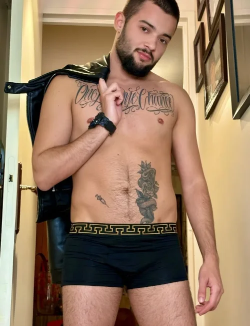 Travis photo 22, european, athletic, black hair, 168 cm, 58 kg, Hong Kong