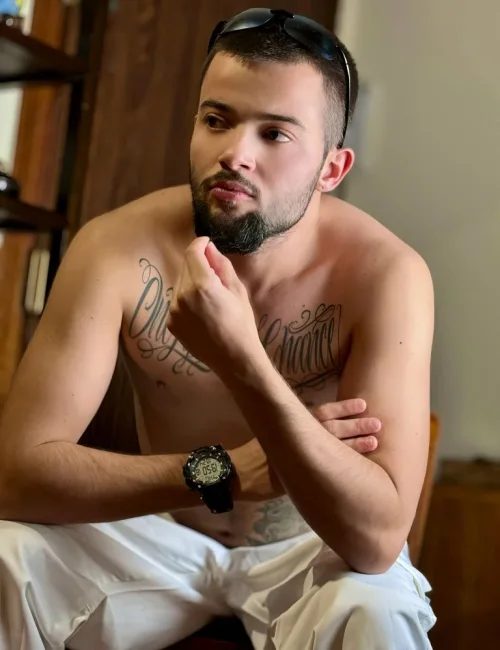 Travis photo 9, european, athletic, black hair, 168 cm, 58 kg, Hong Kong